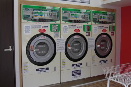 京都コインランドリー「洗たく館　烏丸店」洗濯機